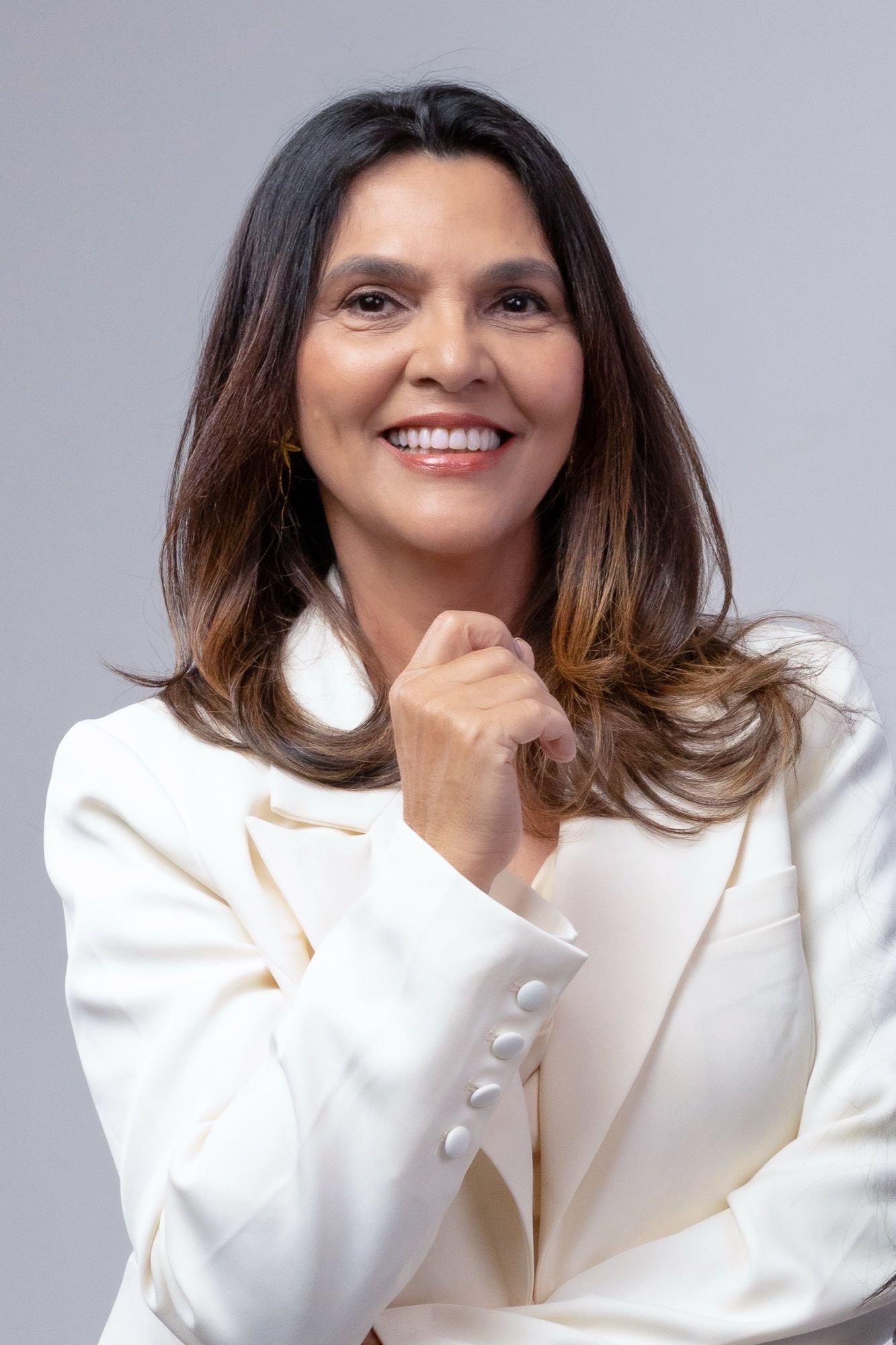 Retrato de Claudia Pires no salão